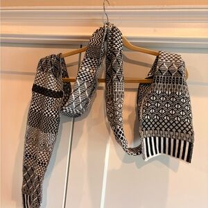 Black & White Geometric Knit Scarf by Solmate Socks